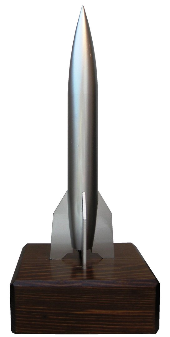 weltraumladen Aggregat 4 V-2 Model Rocket Detailed Made from Solid Steel on Wooden Base 