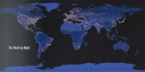 Maxi Postkarte – Die Erde bei Tag und Nacht, Wechselbild