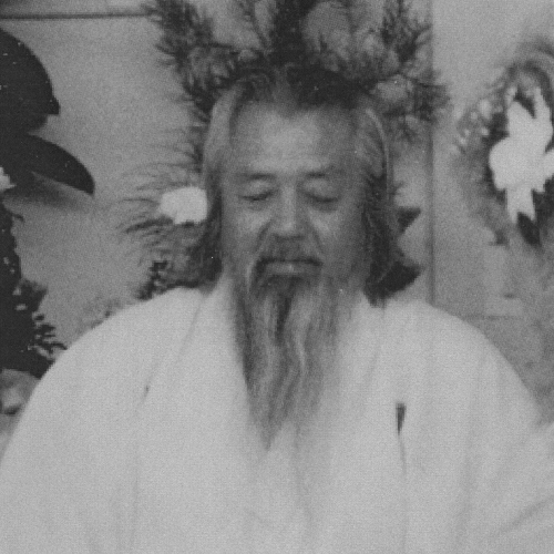 Hinomoto no Mikoto Masahilo Nakazono meditating